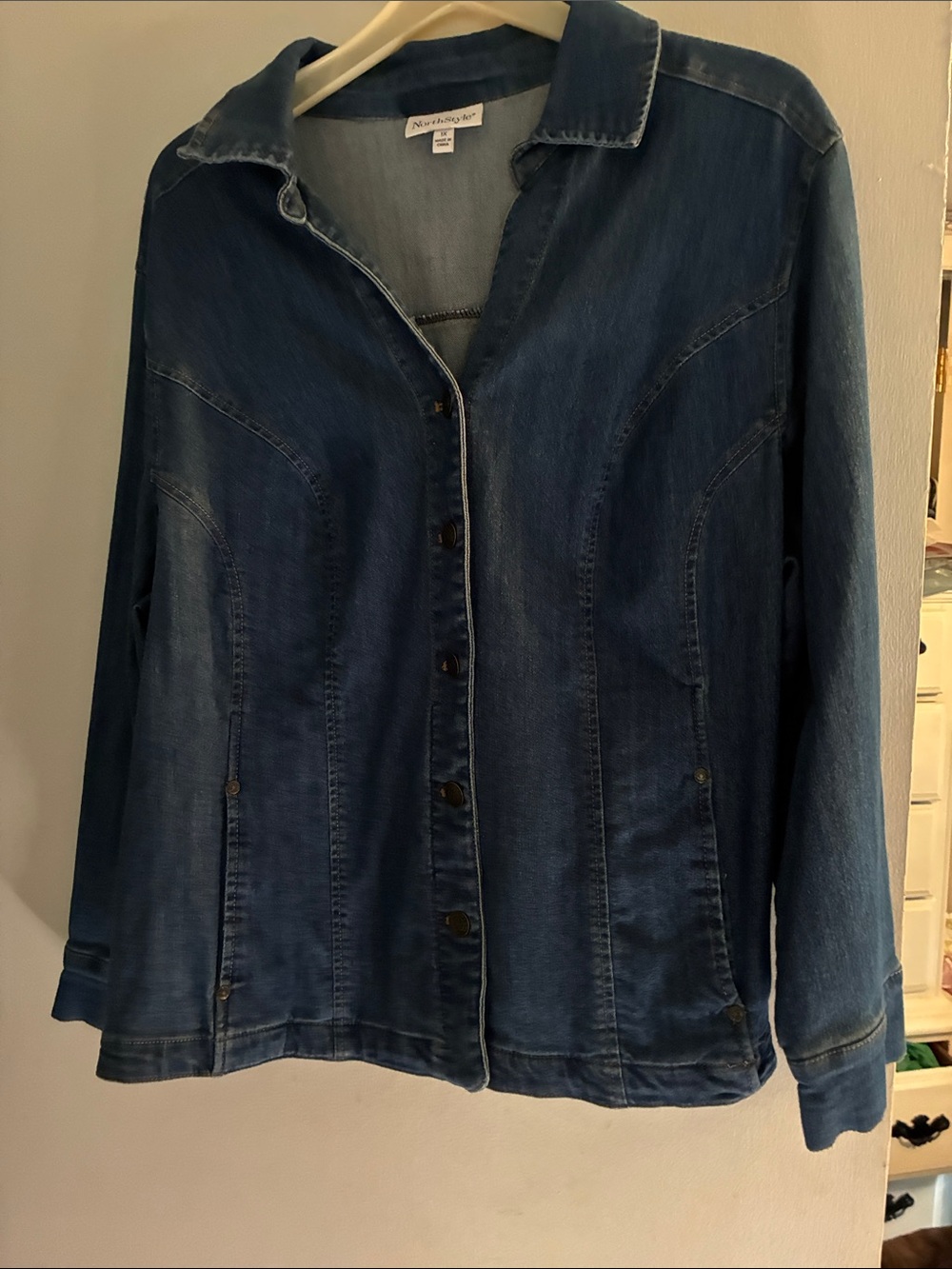 Denim Jacket by North Style Bottom Down in Like New Condition Size 1X Woman’s